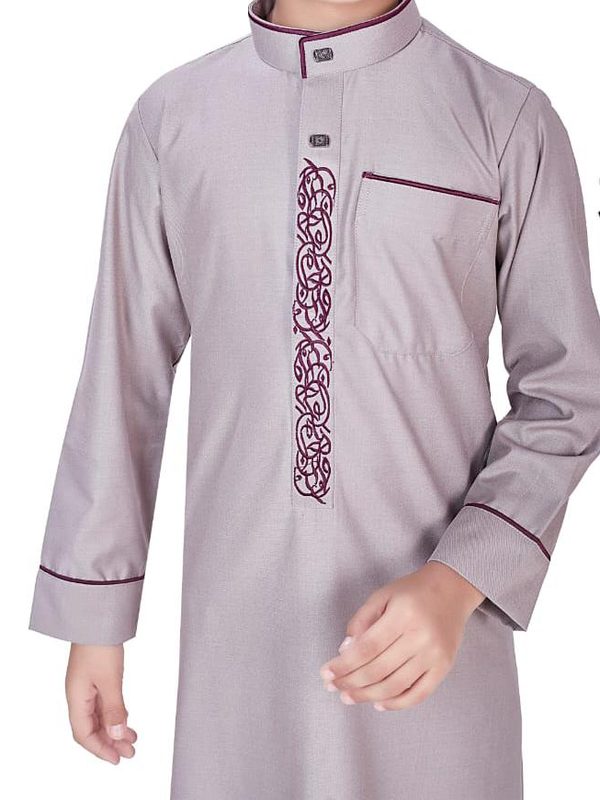 Silver Embroidered Thobe